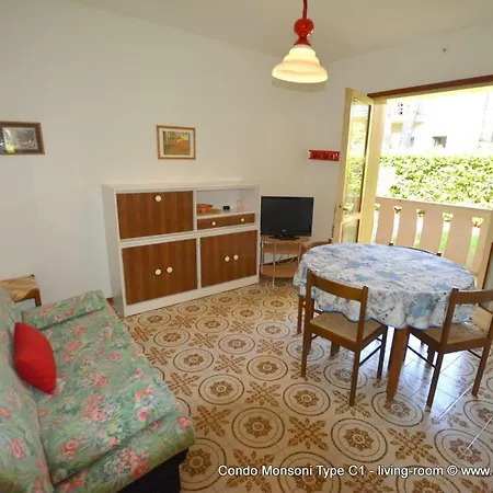 Lignano Pineta With Nice Furniture 아파트