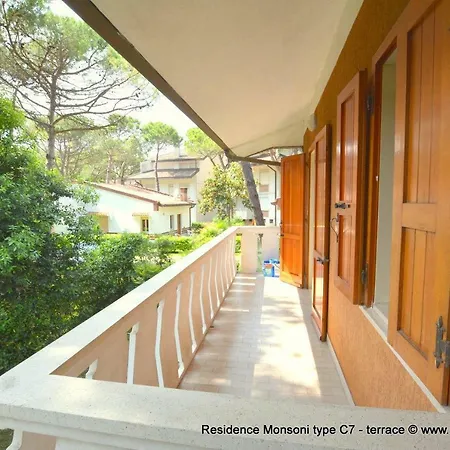 아파트 Lignano Pineta With Nice Furniture *