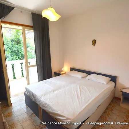 아파트 Lignano Pineta With Nice Furniture 리그나노 사비아도로