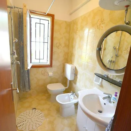 Lignano Pineta With Nice Furniture 아파트