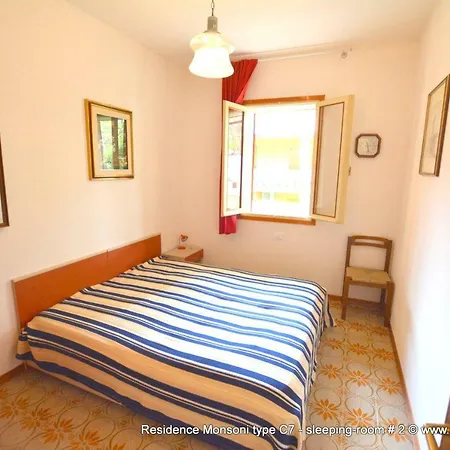 아파트 Lignano Pineta With Nice Furniture *